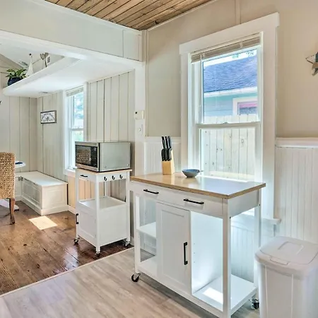Chic Cottage With Private Yard Steps To Beach! Colonial Beach Exterior photo