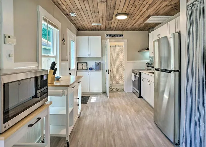 Chic Cottage With Private Yard Steps To Beach!