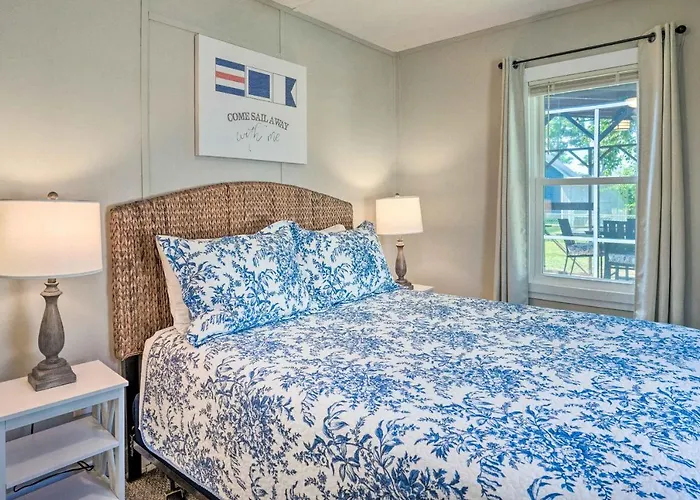Chic Cottage With Private Yard Steps To Beach!