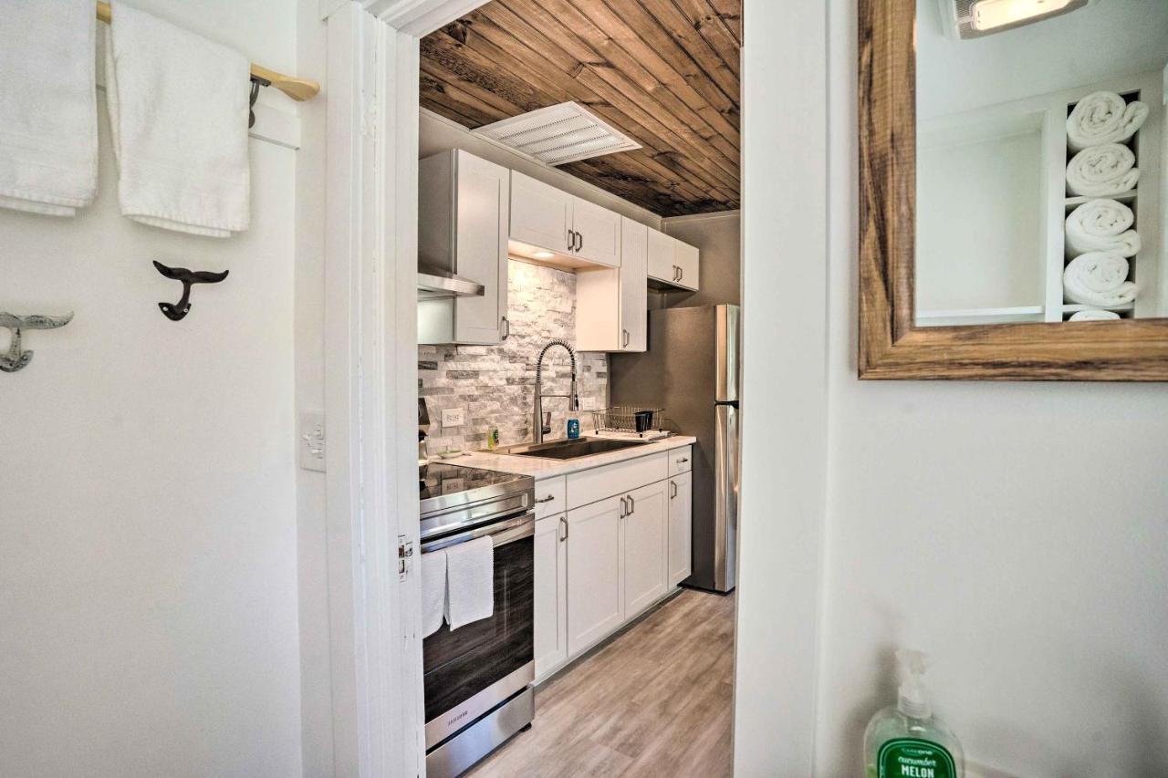 Chic With Private Yard Steps To Beach! Colonial Beach