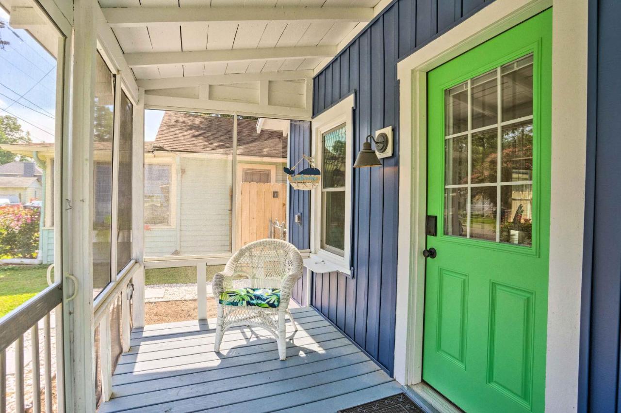 Chic With Private Yard Steps To Beach! Holiday home *