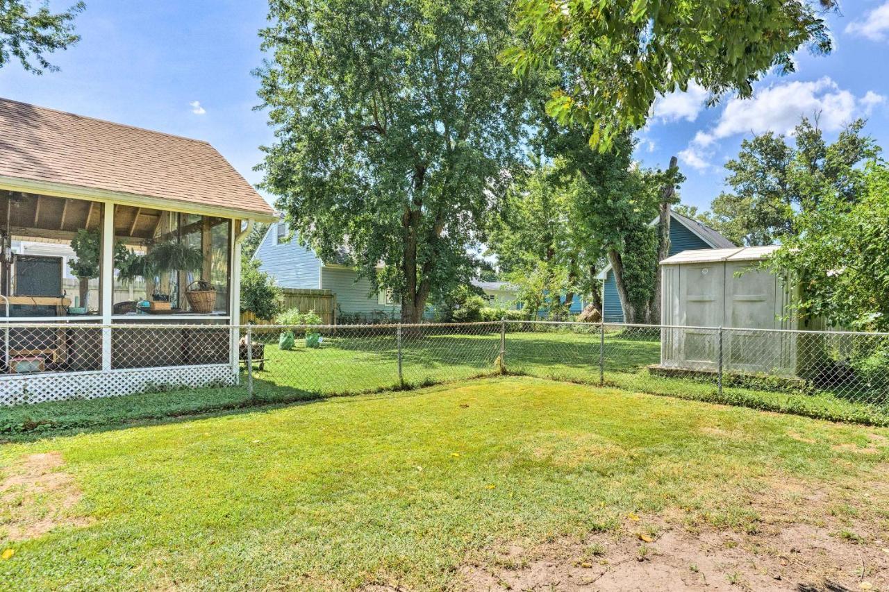 Chic With Private Yard Steps To Beach! Holiday home Colonial Beach